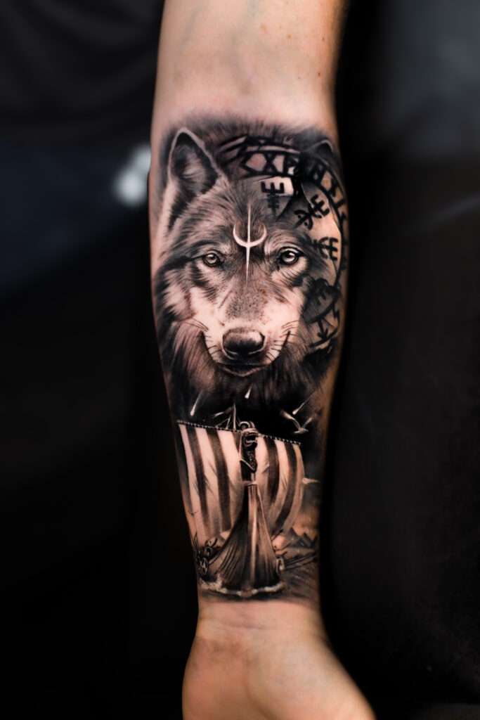 tatouage loup - viking - realisme - montpellier - site neokrypte